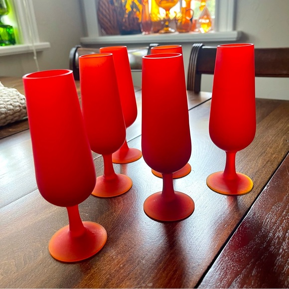 Six Vintage MCM Satin Red/Orange fluted Cordial glasses. Bases UV reactive. - Picture 3 of 16